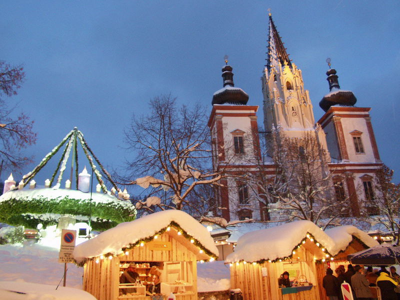 Datei:Mariazelleradvent Standl Basilika.jpg