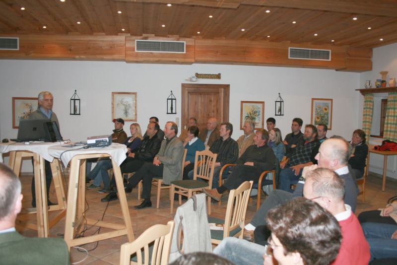 Datei:SH Kamingespräch Paula 10-05-20.jpg