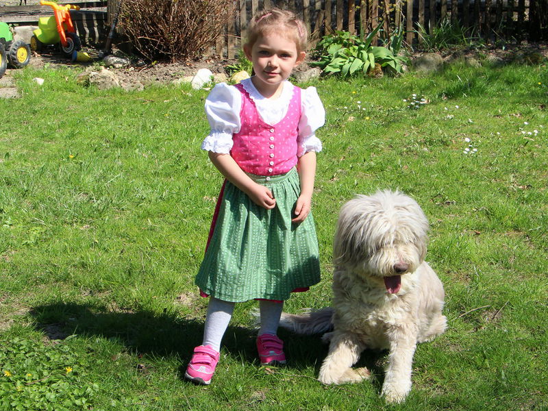 Datei:Paula mit Mädchen.JPG