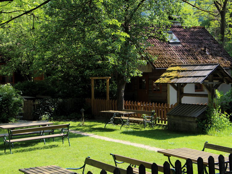 Datei:SH SG Traoadkasten Garten.jpg