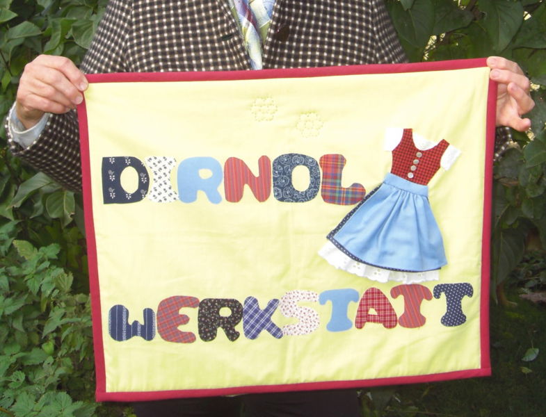 Datei:Dirndlwerkstatt Text.jpg